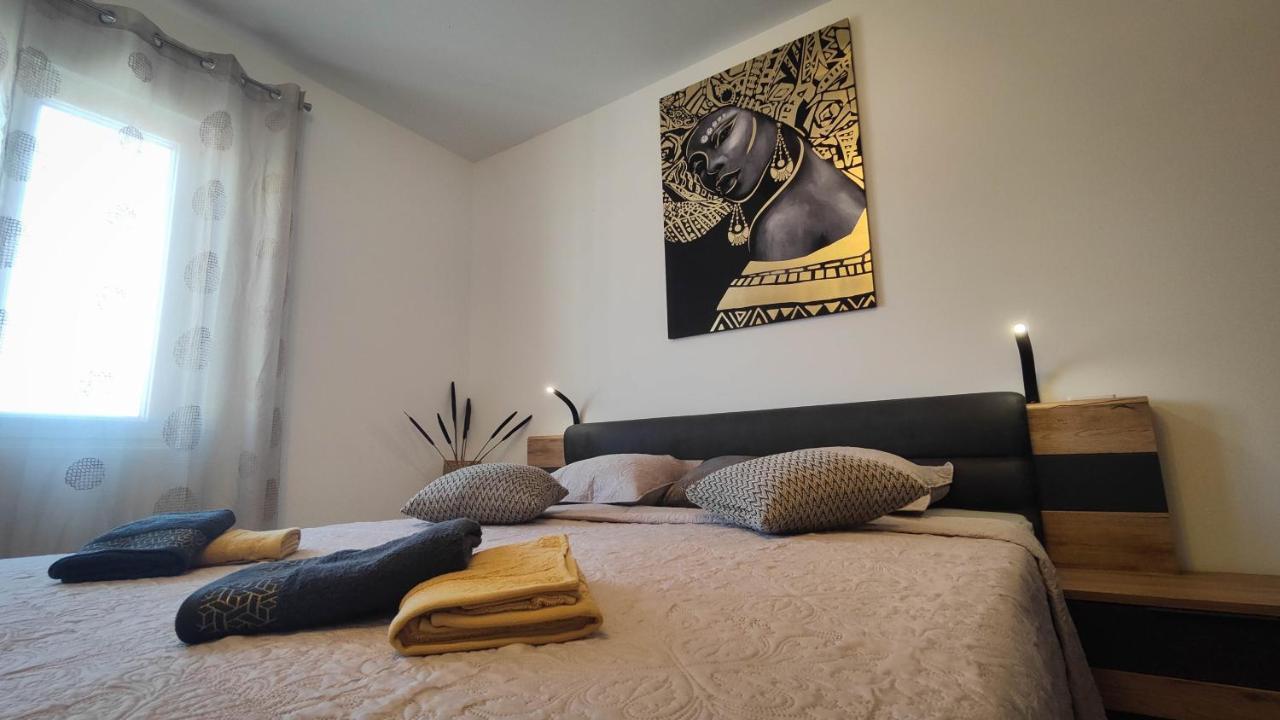 Gold And Silver Apartment Zára Kültér fotó