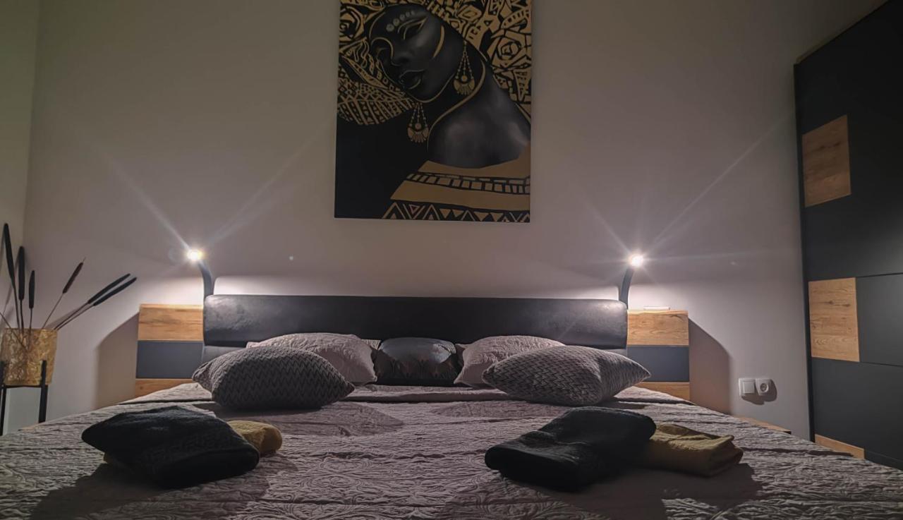 Gold And Silver Apartment Zára Kültér fotó
