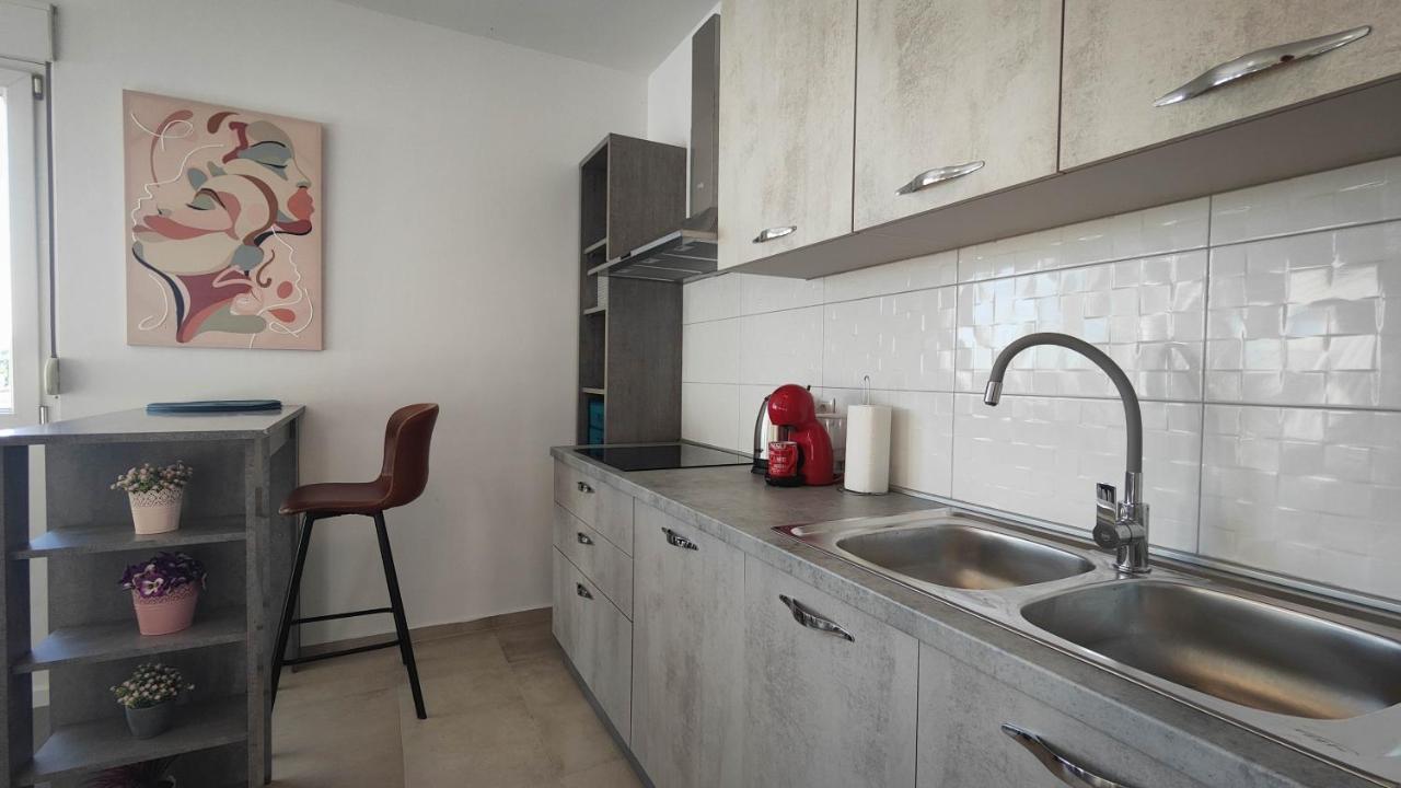 Gold And Silver Apartment Zára Kültér fotó